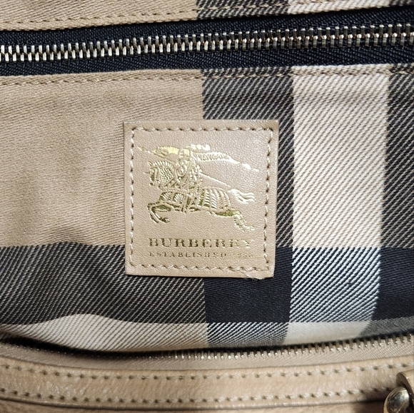 Burberry Tan Neutral Leather with interior Burberry Novacheck Pattern - Picture 13 of 14